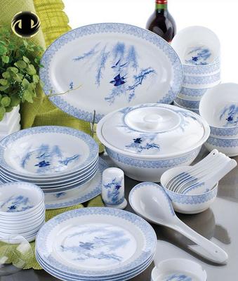 瓷器珍品中的迎春雅韵 46头迎春餐具组鉴赏